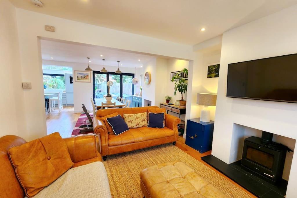 Aldrich Villa, 5-bed Luxury House, Oxford, Parking Oxford