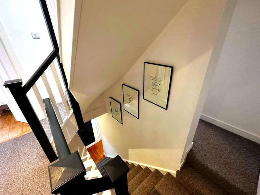 Aldrich Villa, 5-bed Luxury House, Oxford, Parking Villa Oxford